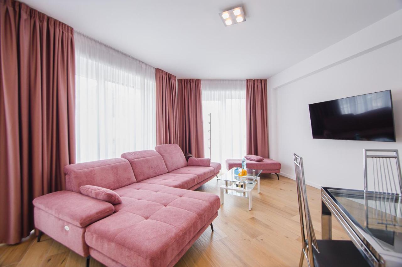 Pink Sahara Near City Center Oradea Buitenkant foto